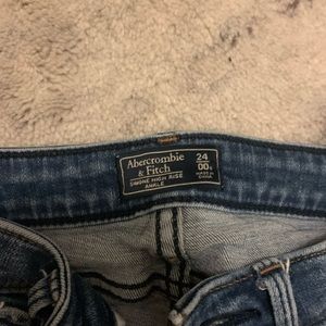 Blue skinny jeggings!